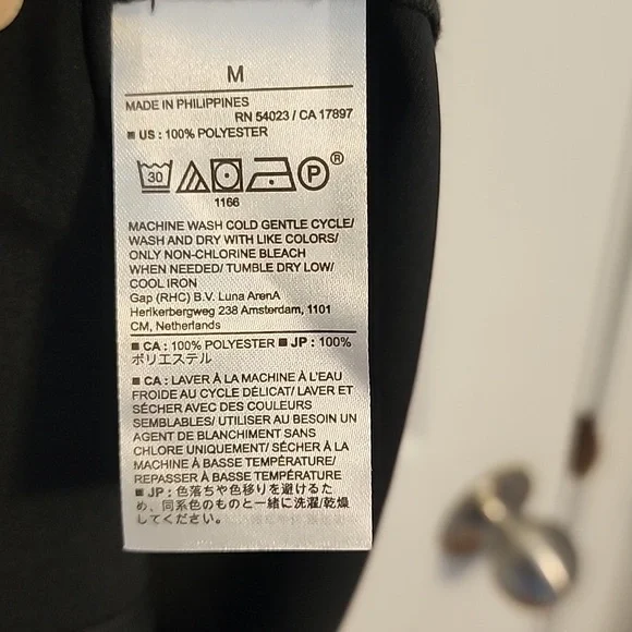 Banana Republic sleeveless blouse - Picture 8 of 8